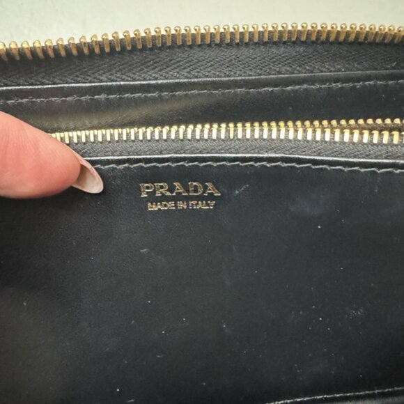 Authentic Prada Black Leather Continental Zip Wallet – Gold Hardware - Picture 8 of 11